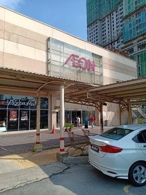 Cozy Galleria Equine Park ,klia, Mrt, Aeon, Food Street Apartemen Seri Kembangan