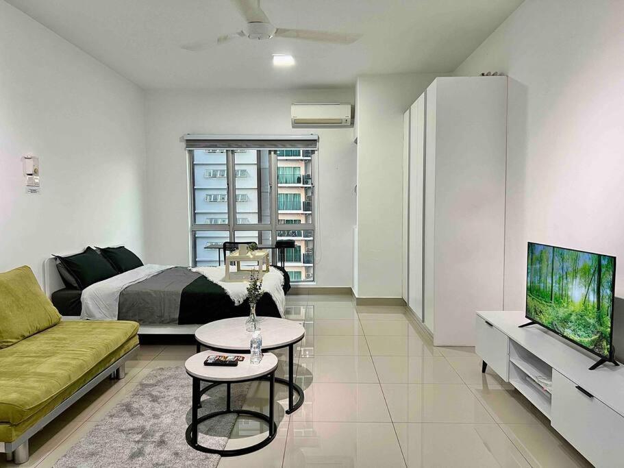 Cozy Galleria Equine Park ,klia, Mrt, Aeon, Food Street Apartment